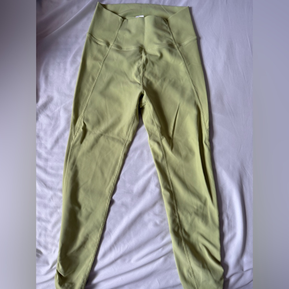 Wilo Women's Yellow Ribbed Leggings